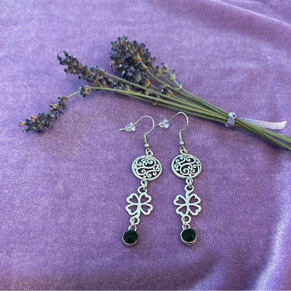 💜🤍💜 Custom Jewelry Collection - Picture 4 of 5